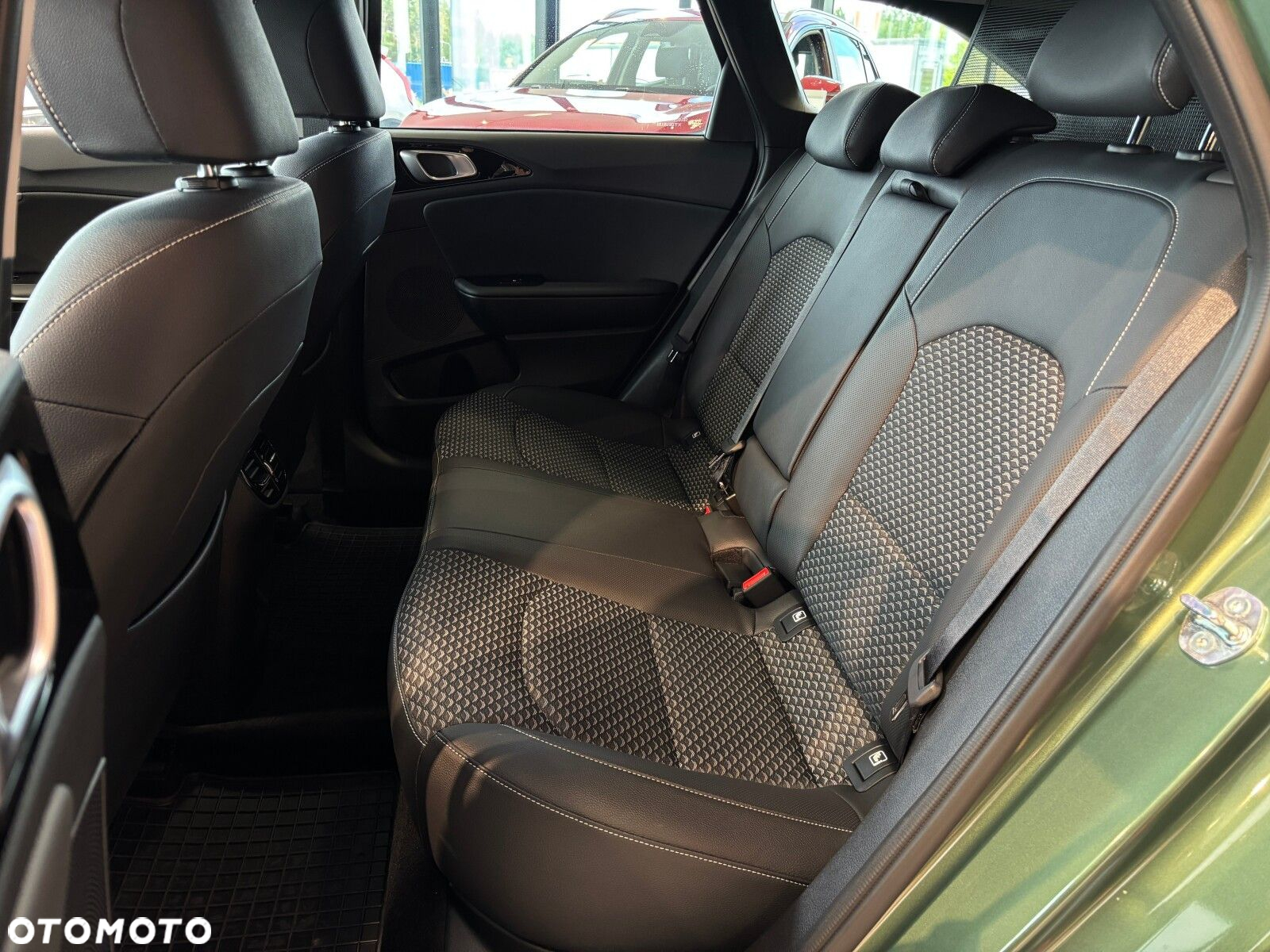 Kia Ceed - 13