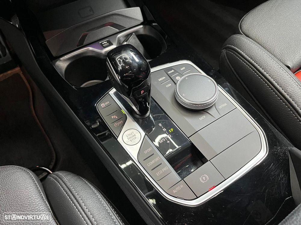 BMW 116 d Pack 50 anos M Auto - 29