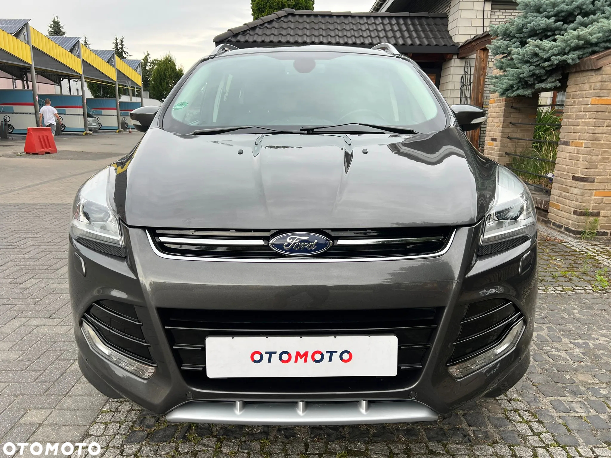 Ford Kuga - 10