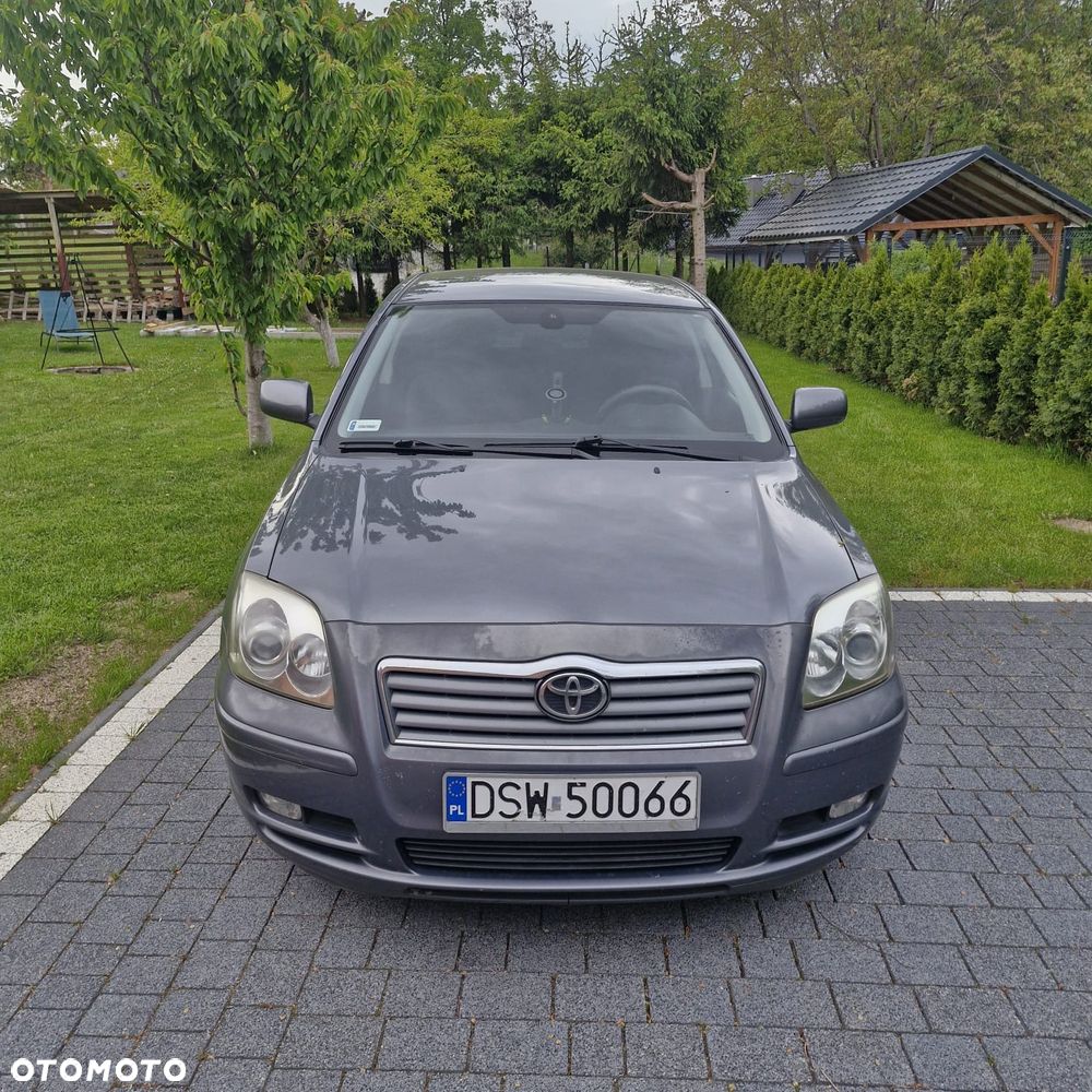 Toyota Avensis - 4