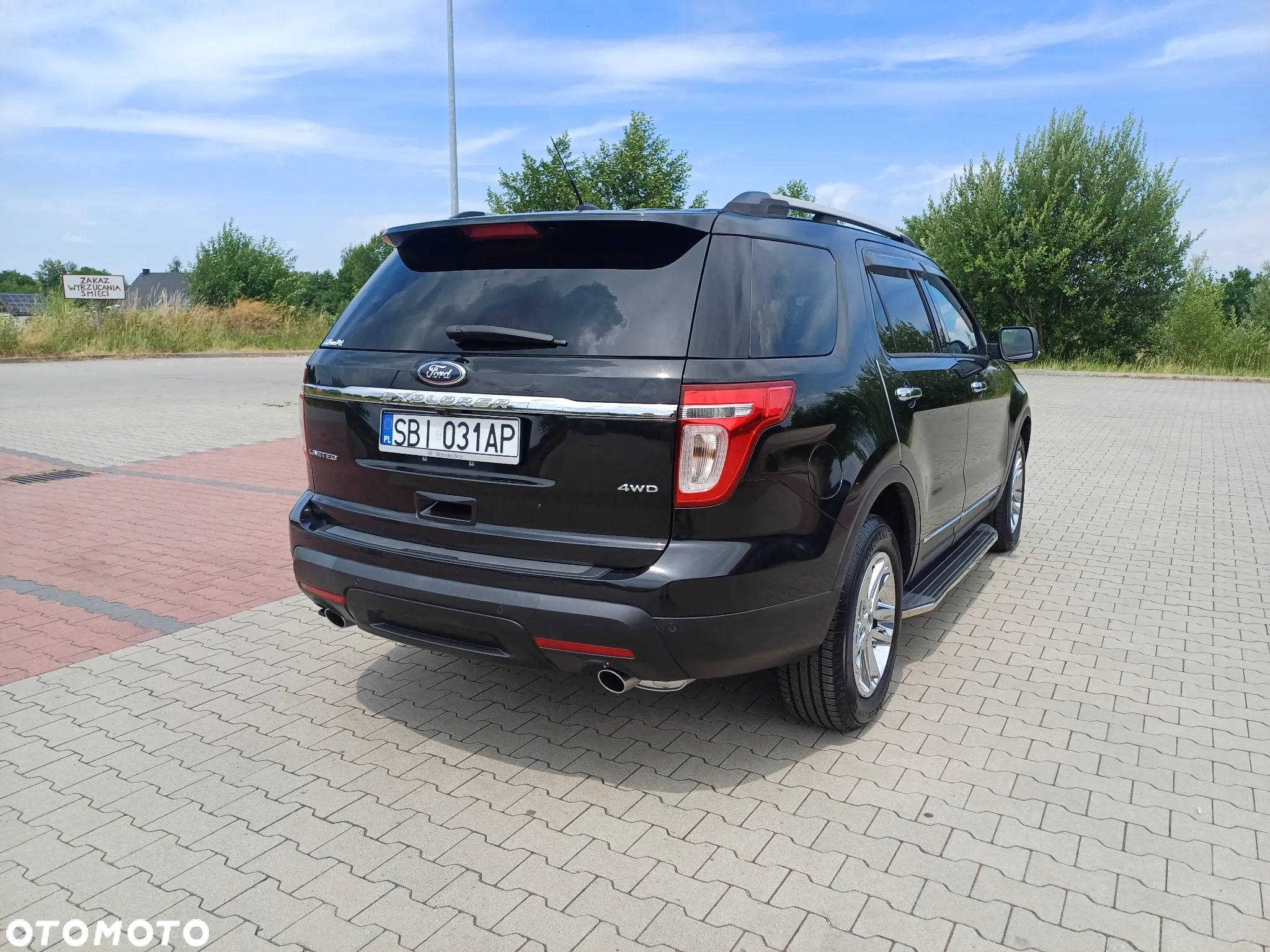 Ford Explorer - 4