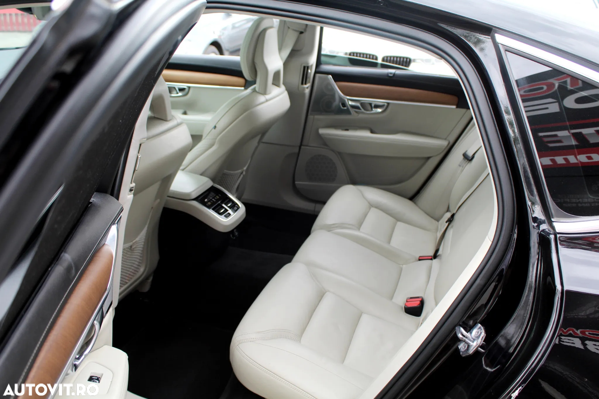 Volvo S90 D5 AWD Geartronic Inscription - 11