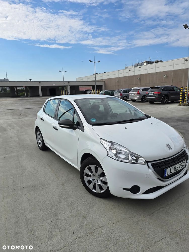 Peugeot 208 - 4