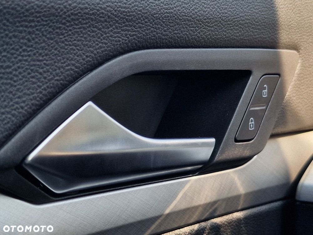 Volkswagen Golf VIII 1.5 TSI Life - 23