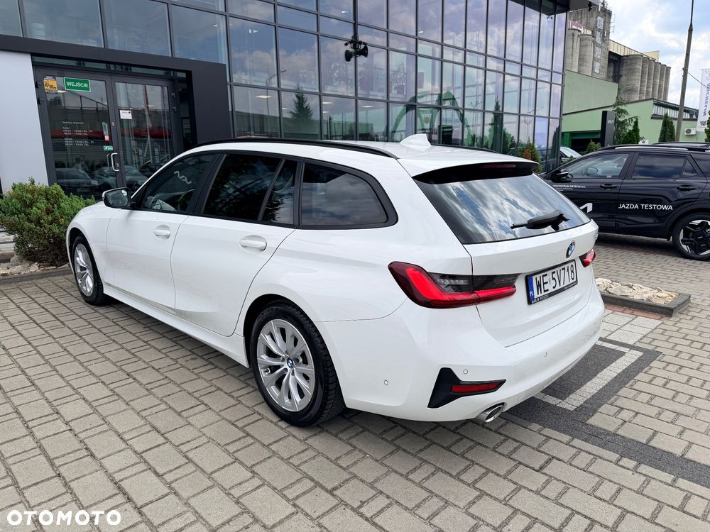 BMW Seria 3 318i - 8