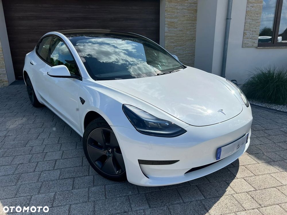 Tesla Model 3 - 2