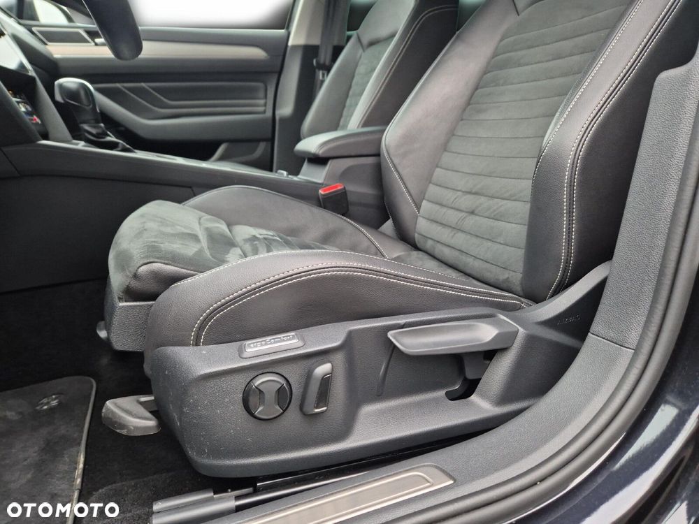 Volkswagen Passat - 12