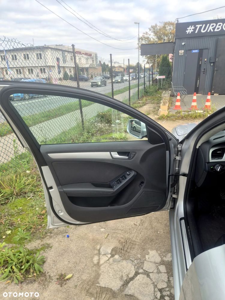 Audi A4 Limousine - 11