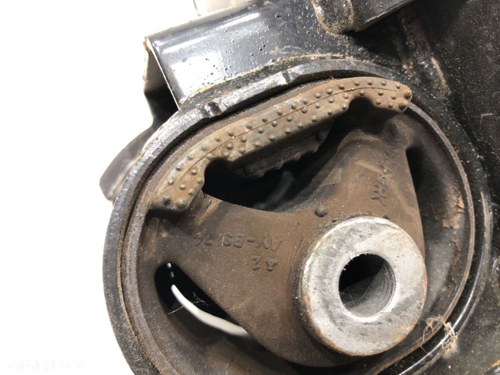 PODUSZKA SKRZYNI BIEGÓW - 170.00 PLN - TOYOTA YARIS (_P13_) 2010 - 2022 1.5 (NSP131_) 82 kW [112 - 4