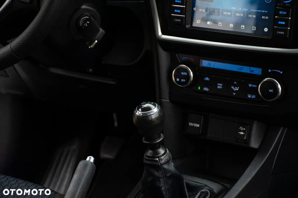 Toyota Auris 1.33 VVT-i Life - 26