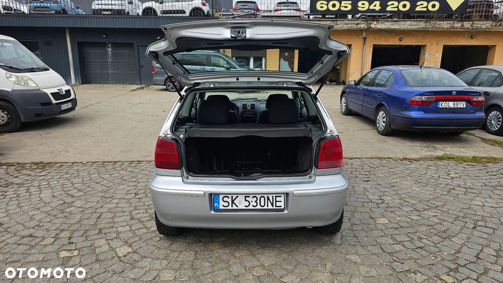 Volkswagen Polo 1.4 Comfortline - 11
