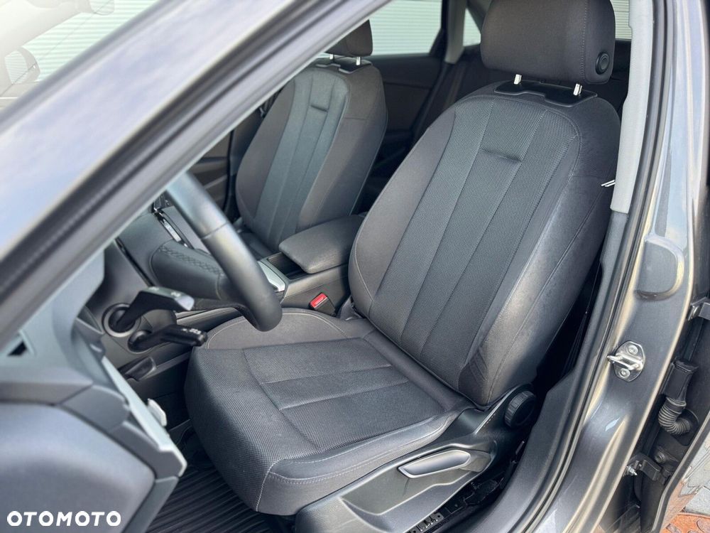 Audi A4 Limousine 40 TFSI S tronic - 24