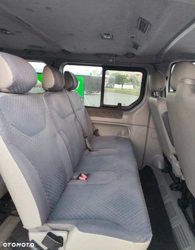 Renault Trafic Passenger - 7