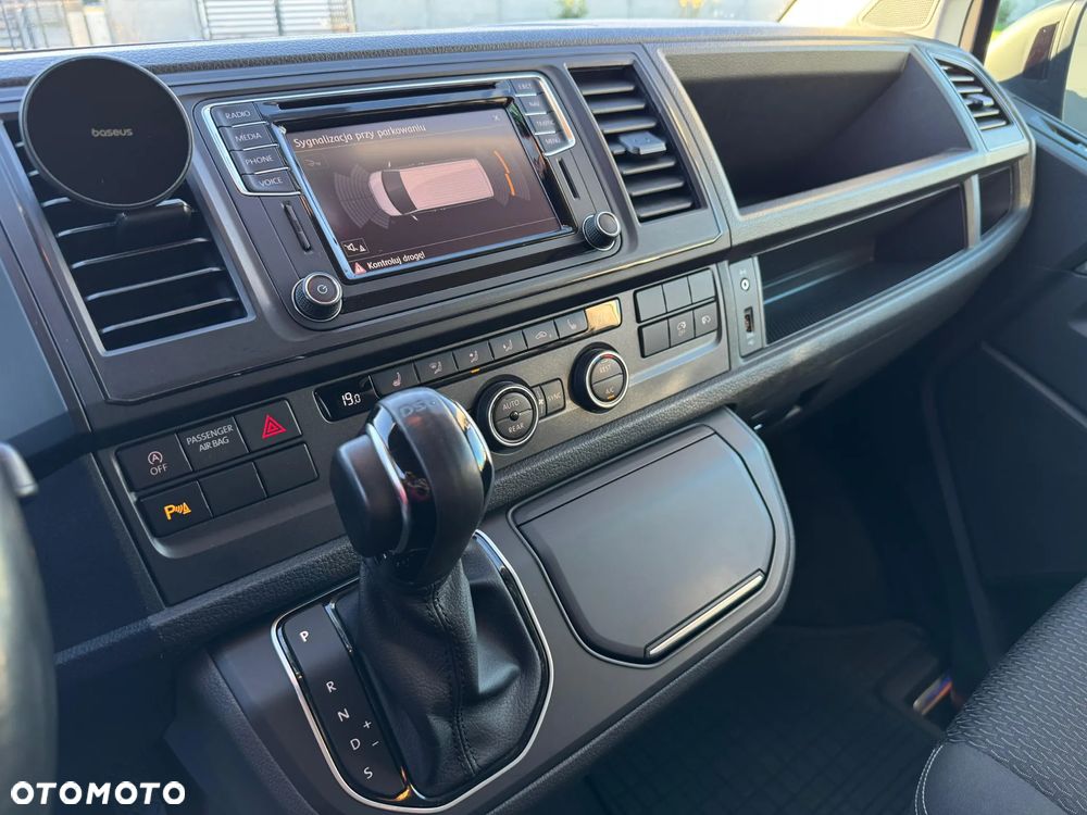 Volkswagen Multivan - 17