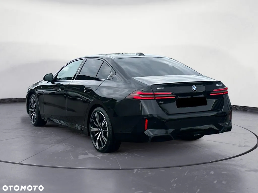 BMW Seria 5 520d xDrive mHEV M Sport - 3