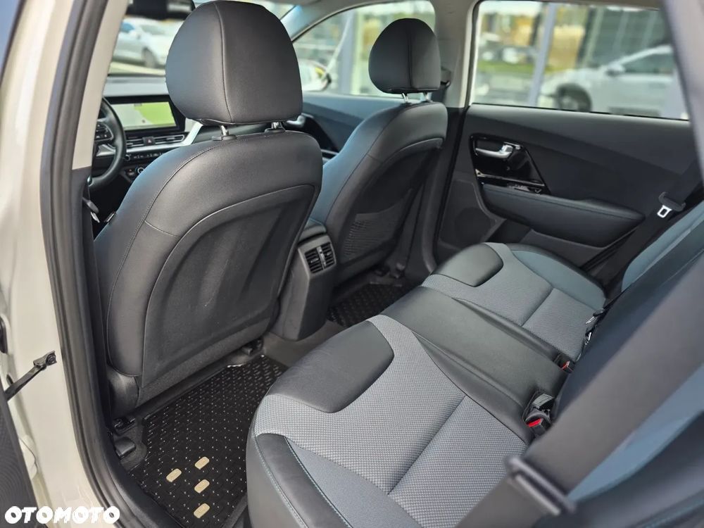 Kia Niro 64kWh XL - 30