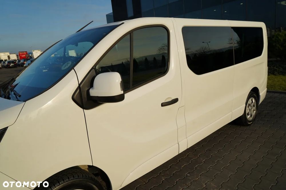 Renault TRAFIC III / BUS / 9 MIEJSC / PIERWSZY WŁAŚCICIEL / POLSKI SALON / 2022 ROK / - 11