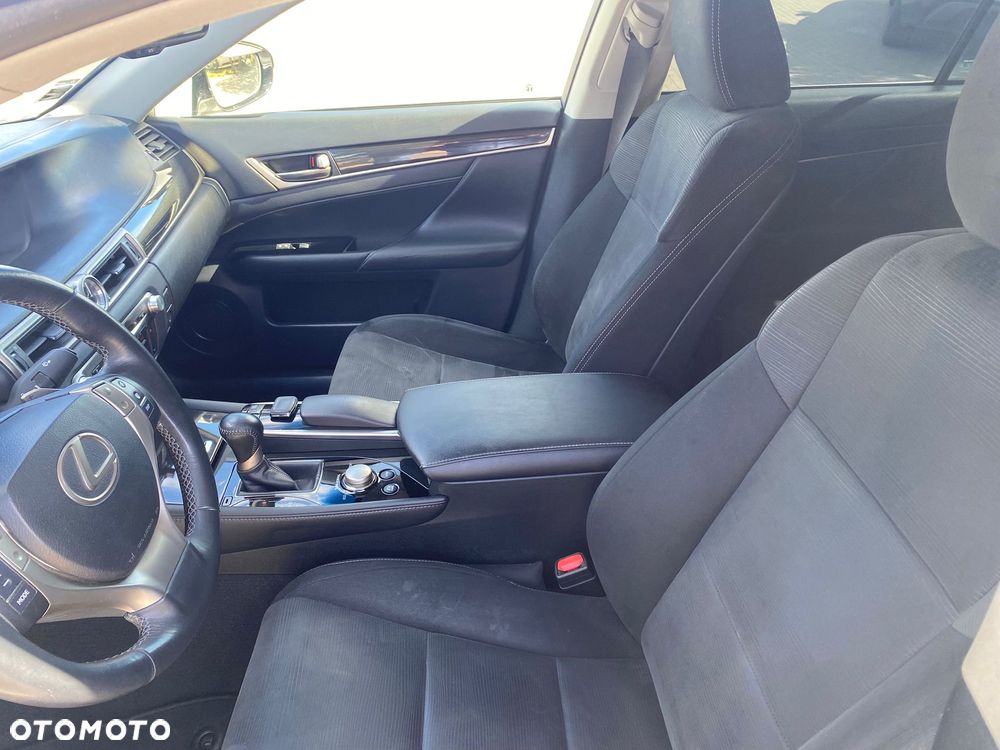 Lexus GS 300h - 6