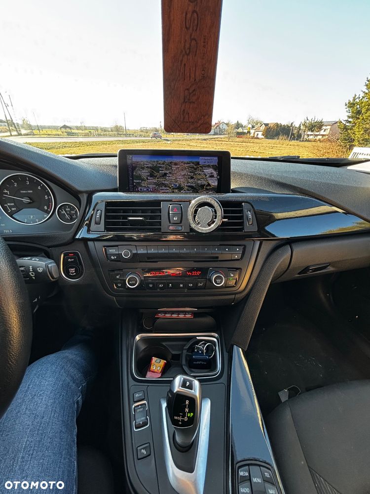 BMW Seria 3 320d DPF Edition Exclusive - 16