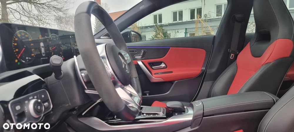 Mercedes-Benz CLA AMG 45 4-Matic 8G-DCT - 12