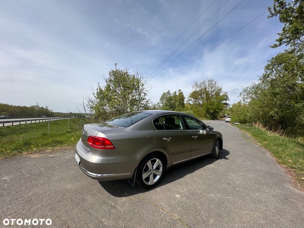 Volkswagen Passat 2.0 TDI 4Mot Comfortline - 2