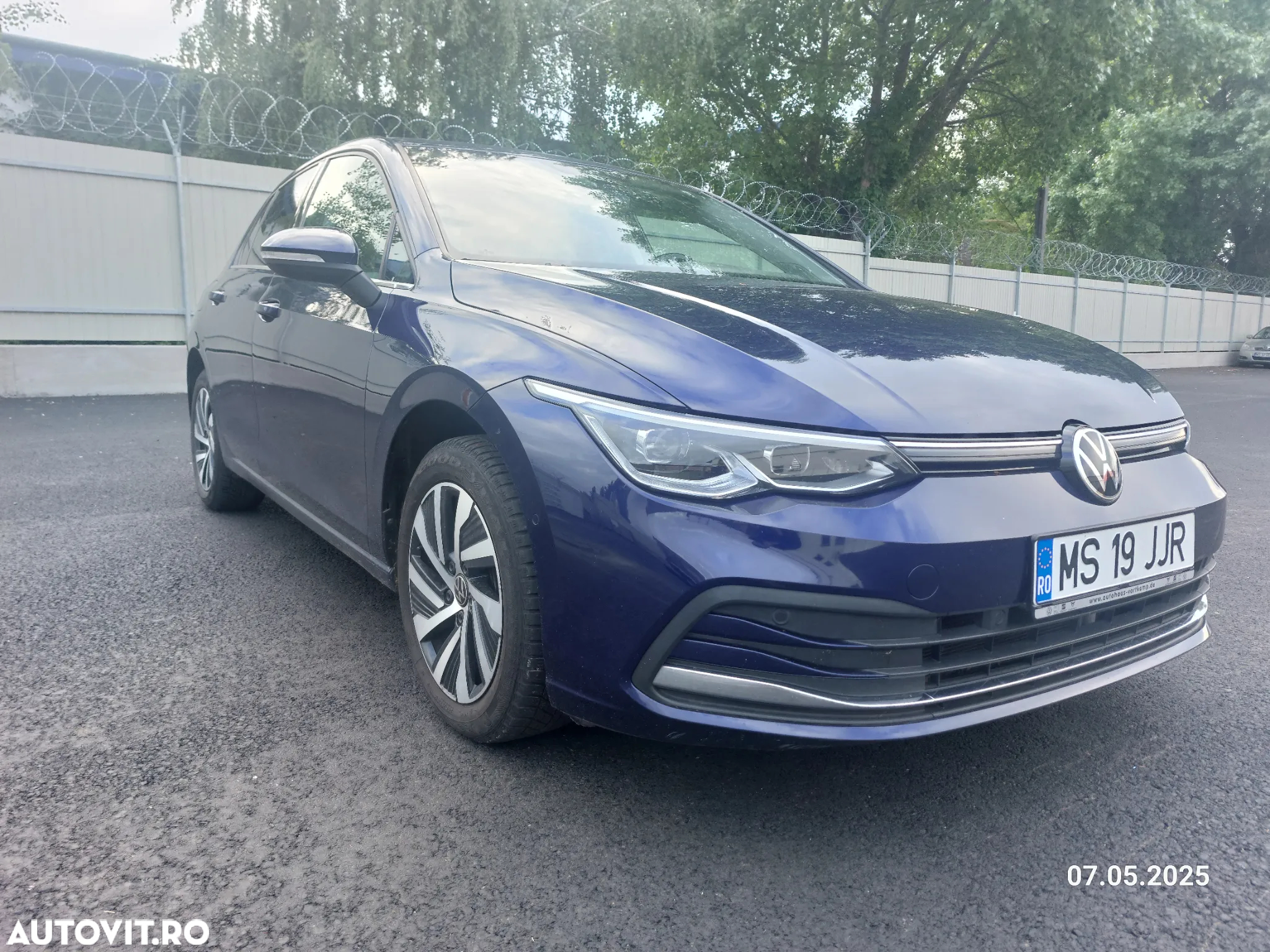 Volkswagen Golf - 2