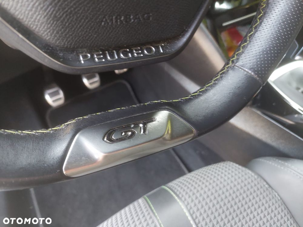 Peugeot 208 - 16