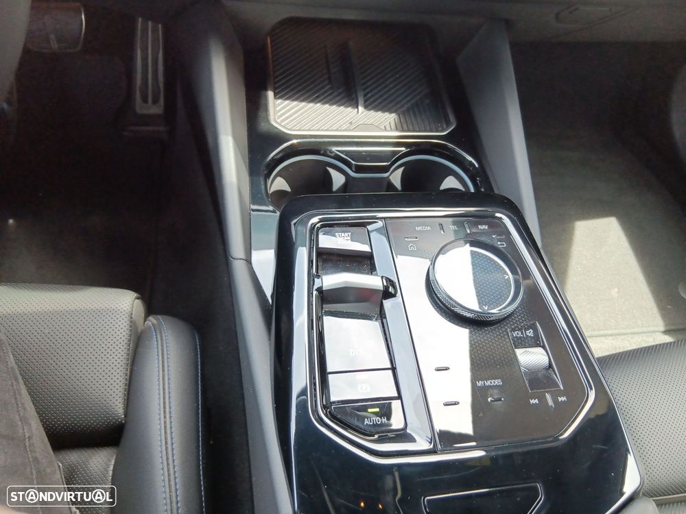 BMW 530 e Pack Desportivo M — fotografia 23