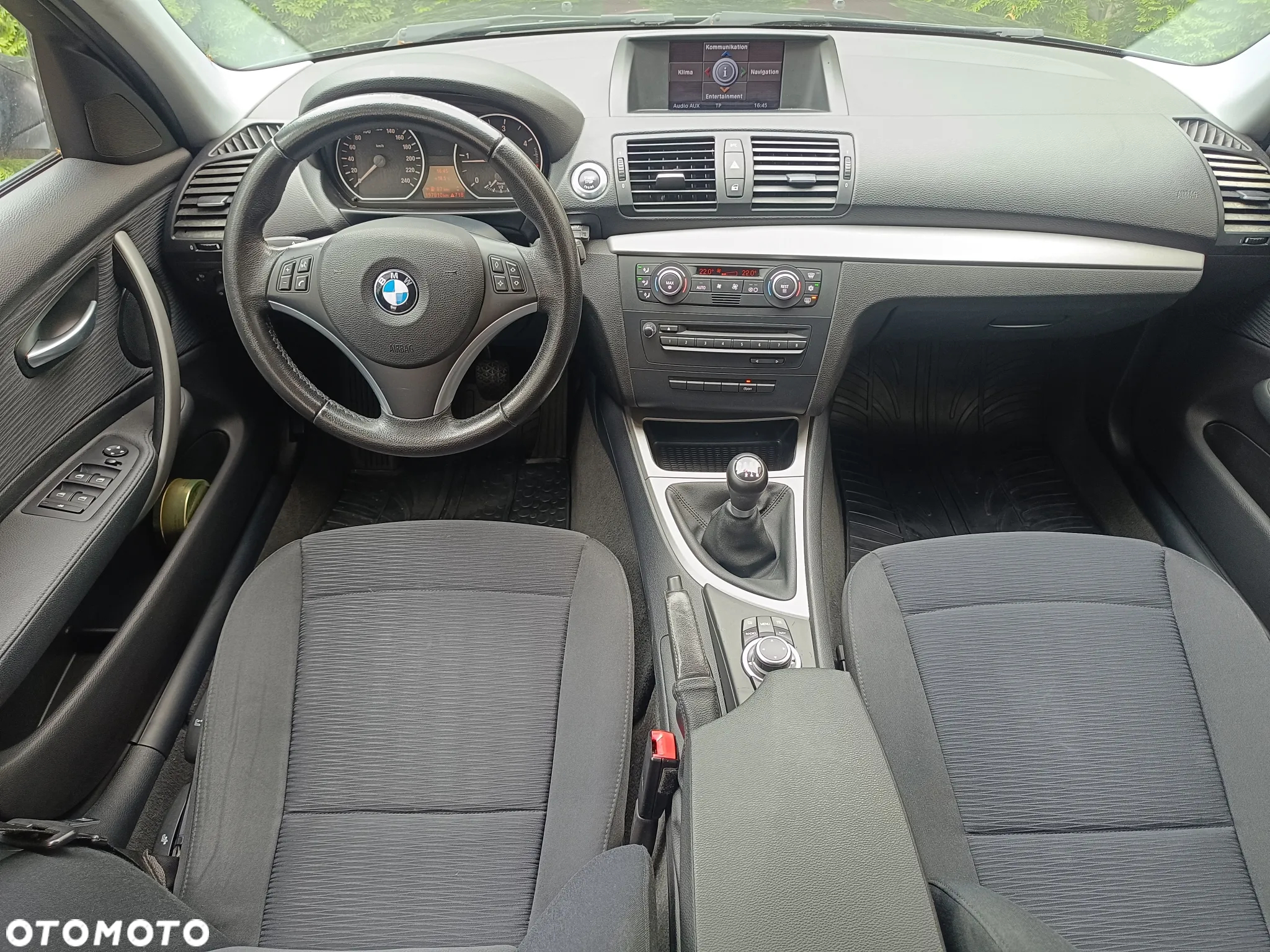 BMW Seria 1 118d Sport Line - 38