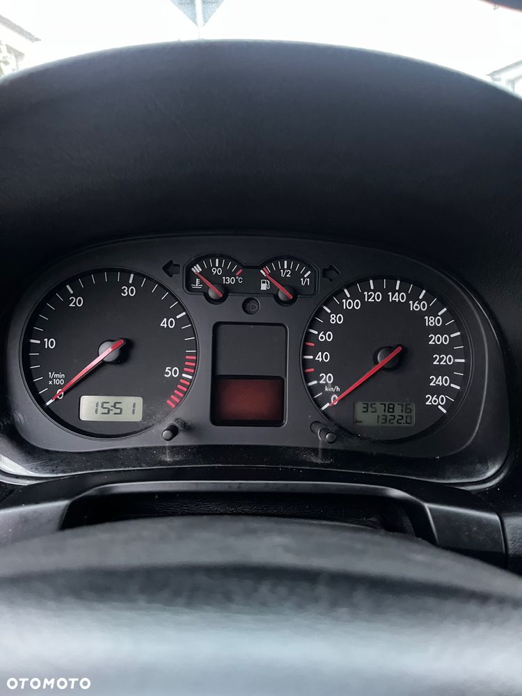 Volkswagen Golf 1.9 TDI Comfortline - 21