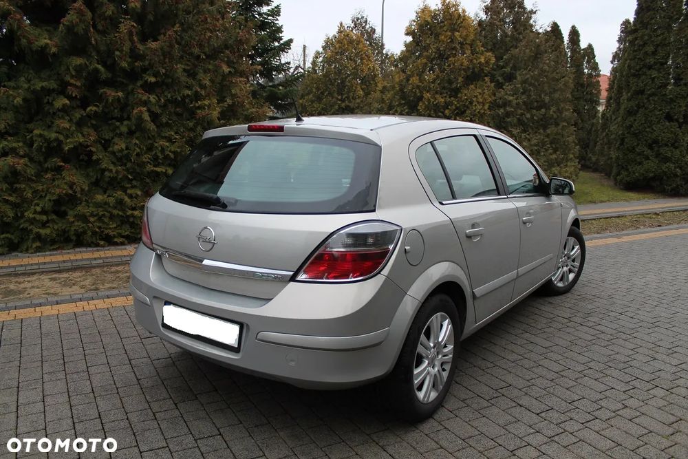 Opel Astra 1.7 CDTI DPF Innovation 110 Jahre - 4
