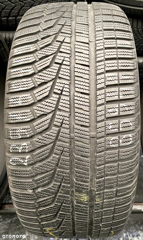 235/40/19 Hankook Winter I*Cept Evo 2 96V - 1