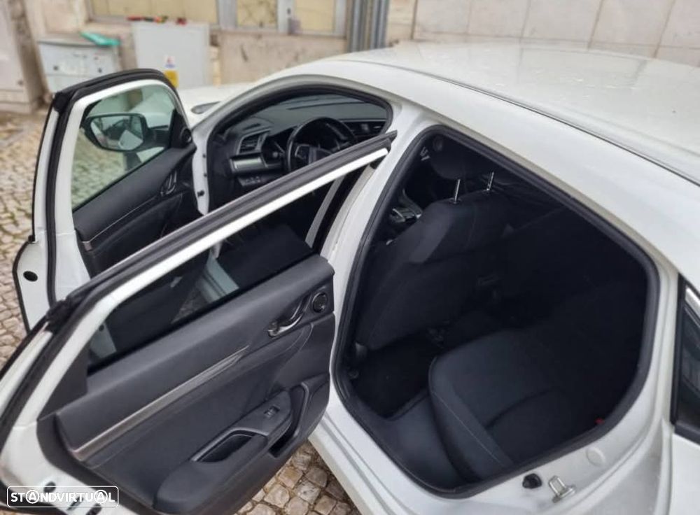 Honda Civic 1.0 i-VTEC Elegance - 8