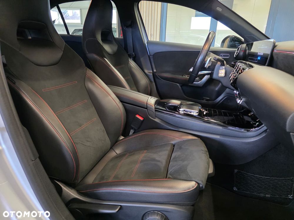 Mercedes-Benz Klasa A 220 4-Matic AMG Line 7G-DCT - 17