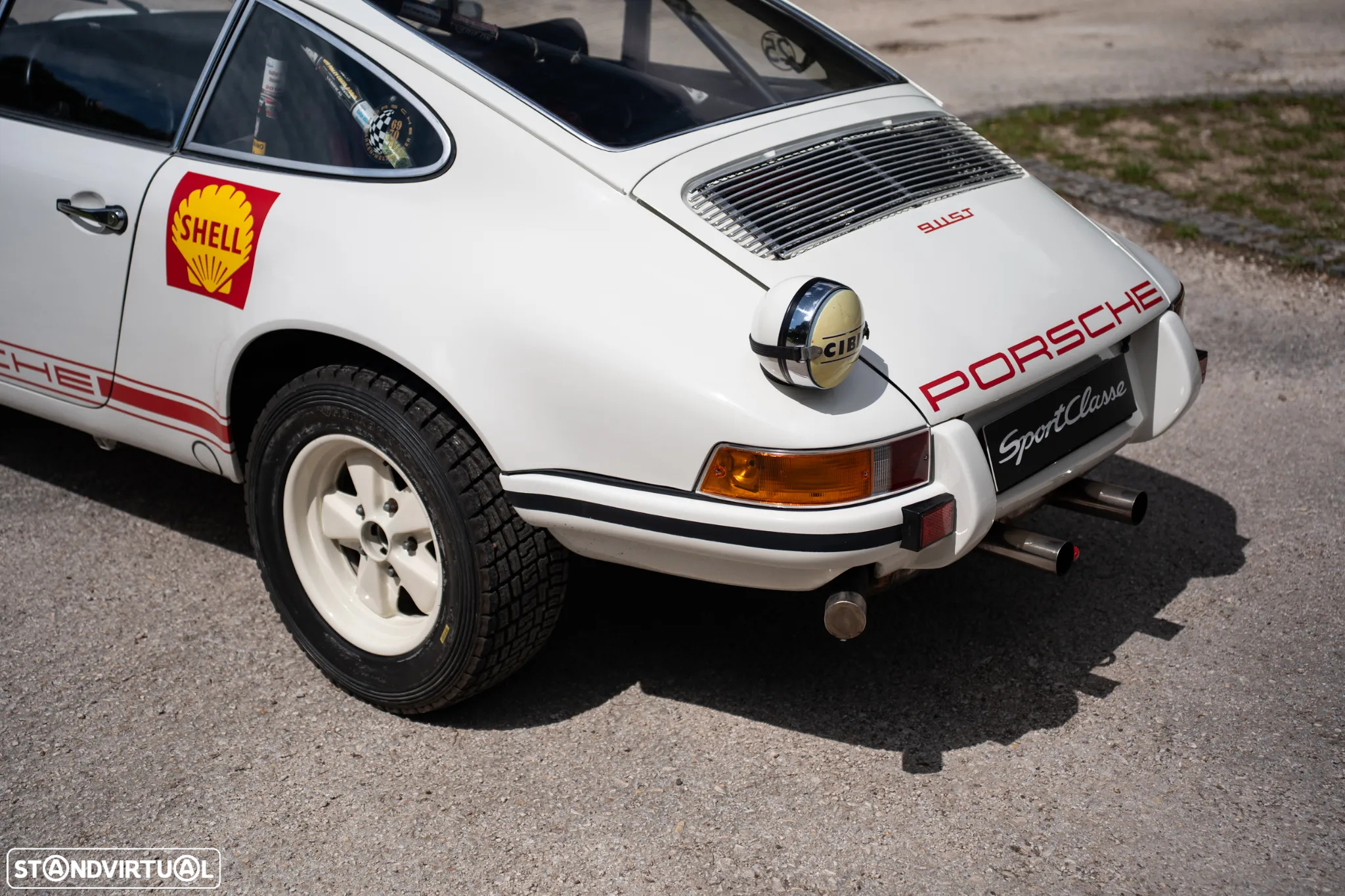 Porsche 911 Série F - 12