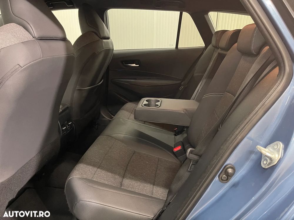 Toyota Corolla 1.8 HSD Business - 11