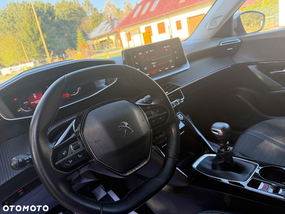 Peugeot 2008 1.2 PureTech Allure Pack S&S - 23