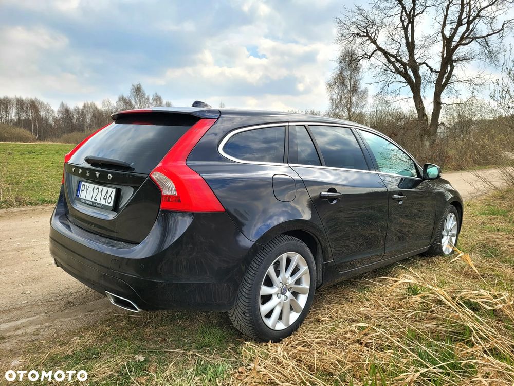 Volvo V60 D4 Drive-E Momentum - 3