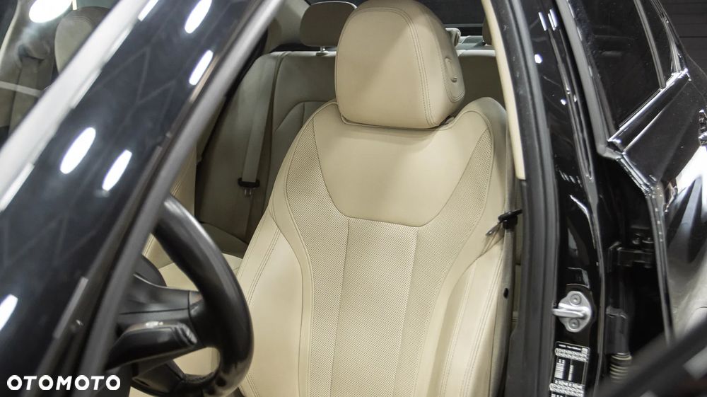 BMW Seria 3 320d M Sport - 15