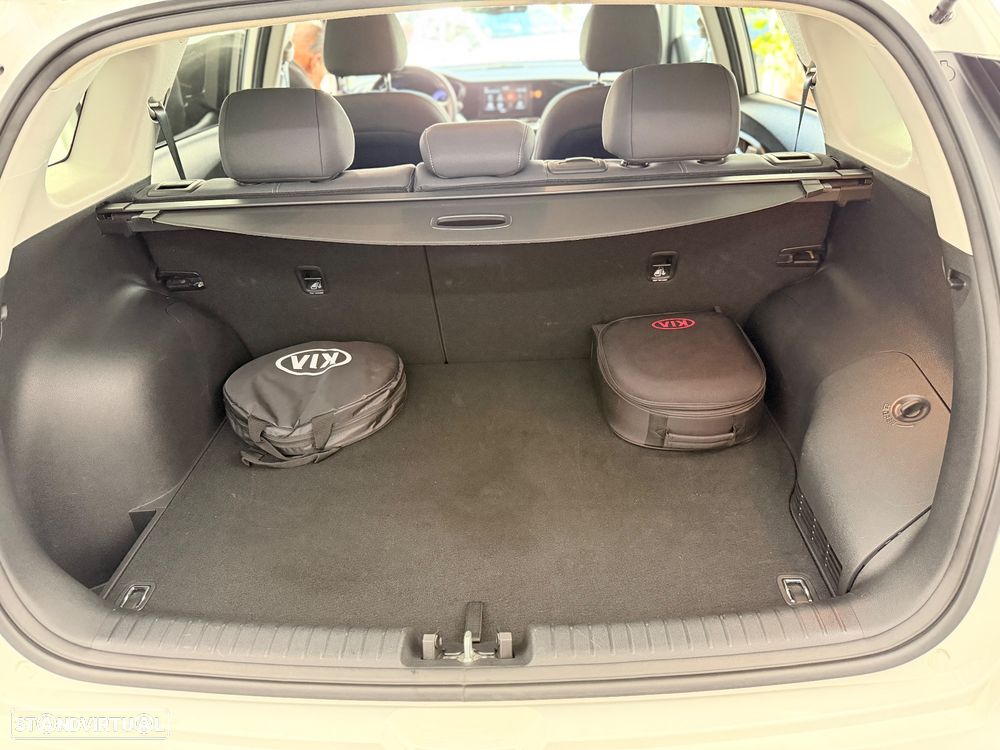 Kia Niro 1.6 GDi HEV Urban - 33