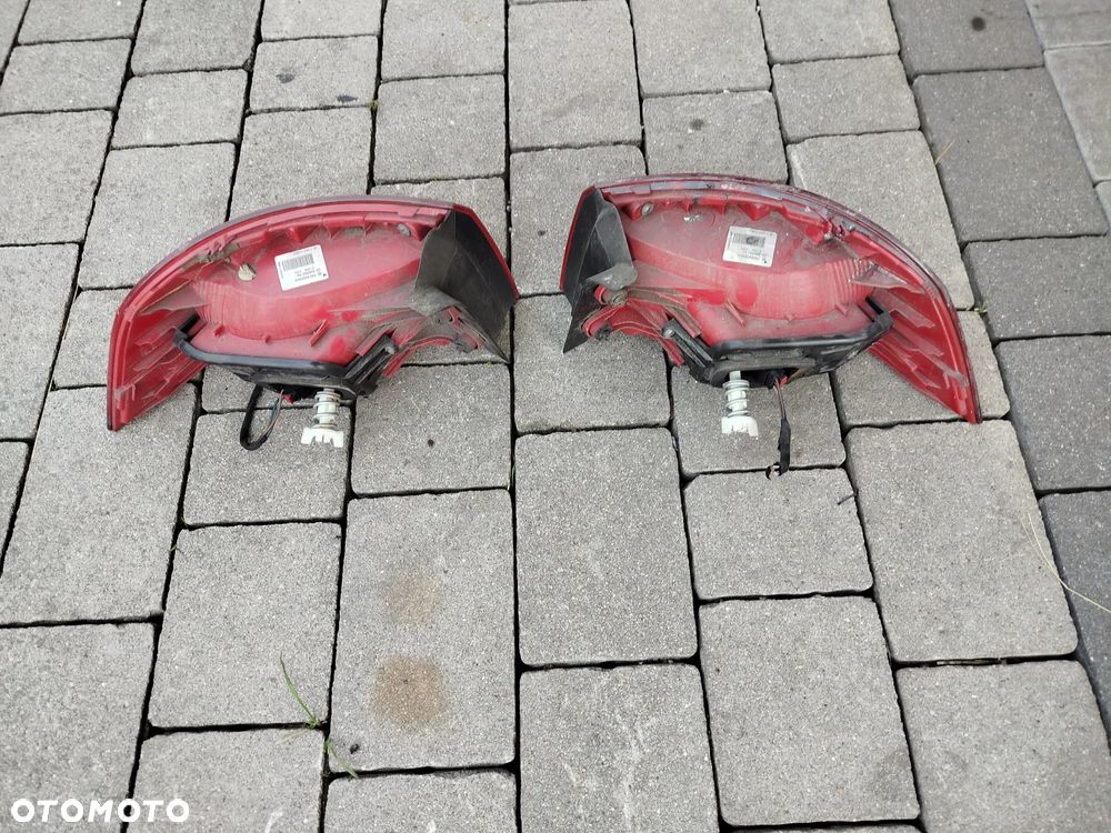 VW Passat B7 lampa tylna lewa - 2