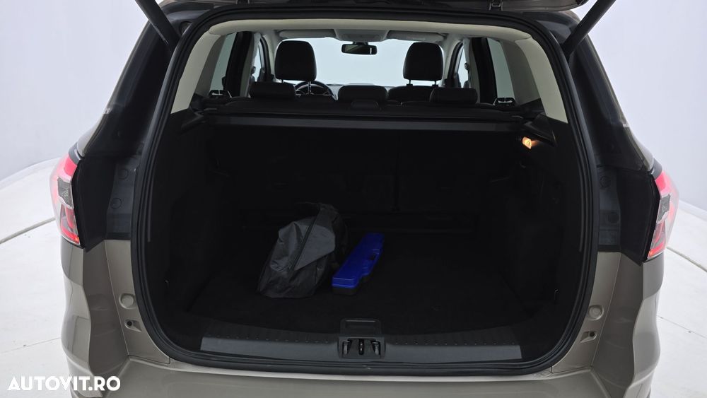 Ford Kuga - 25
