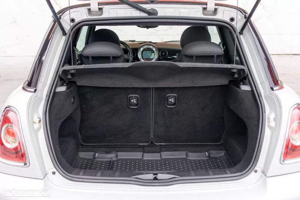 MINI 3 Portas Cooper SD - 17