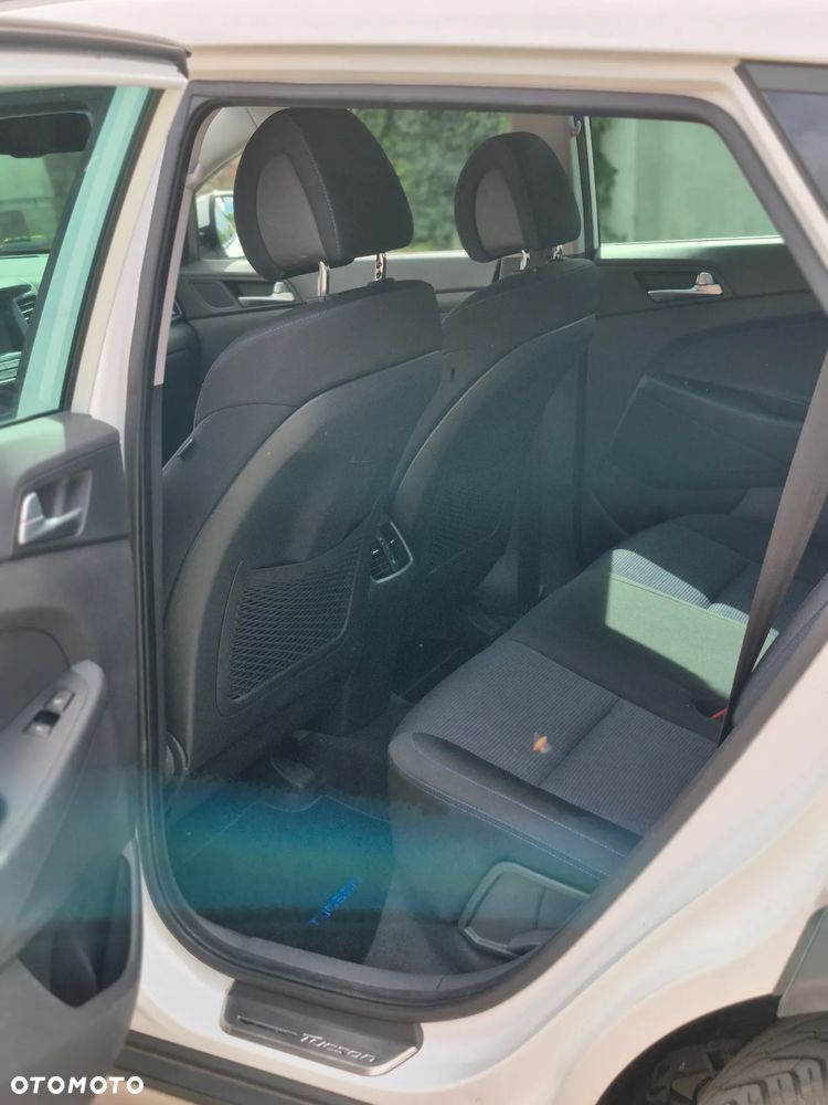 Hyundai Tucson 1.7 CRDI BlueDrive Comfort 2WD - 11