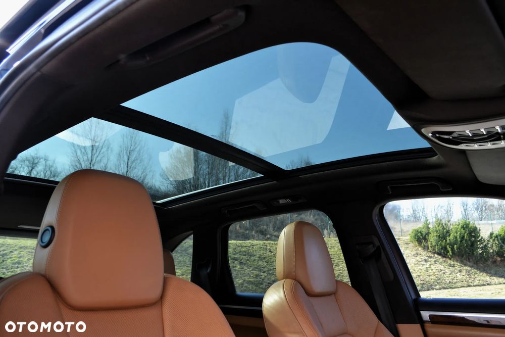 Porsche Cayenne - 25