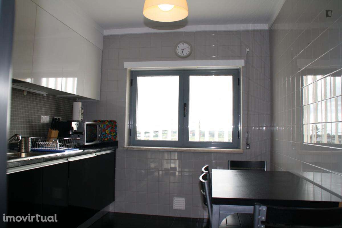 Quarto - localizado em Caparica Lisbon - Grande imagem: 3/21