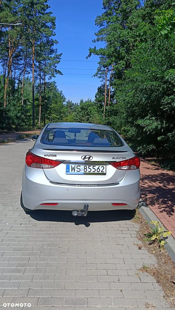 Hyundai Elantra 1.6 Comfort - 5