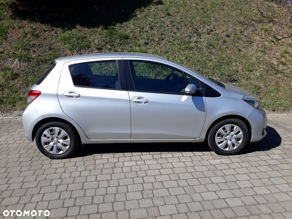 Toyota Yaris 1.33 Premium - 4