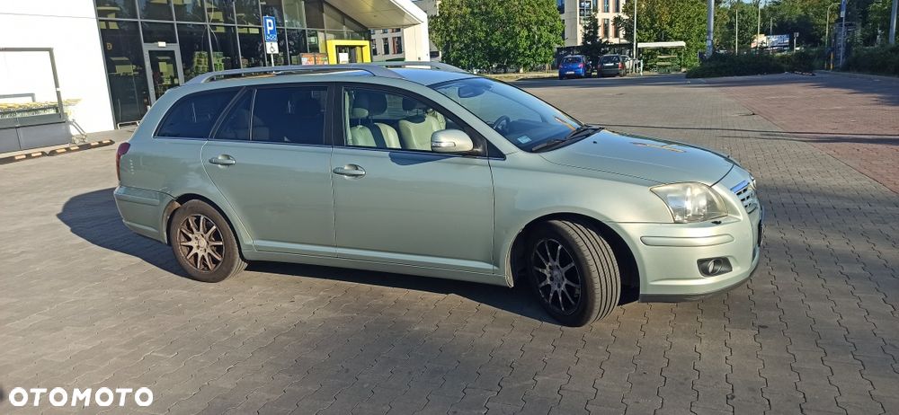 Toyota Avensis - 5