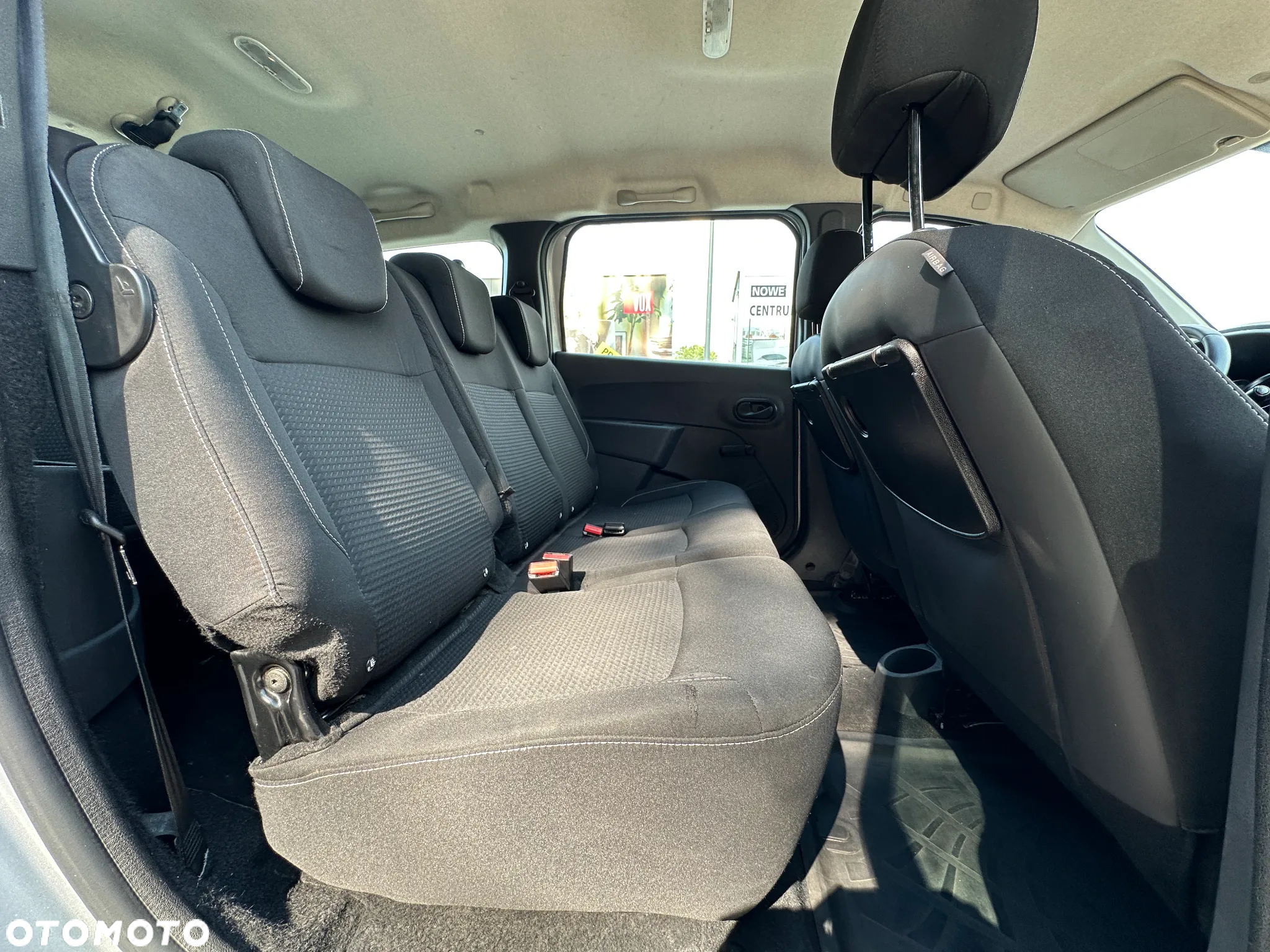 Dacia Lodgy 1.5 Blue dCi Laureate S&S EU6d - 16